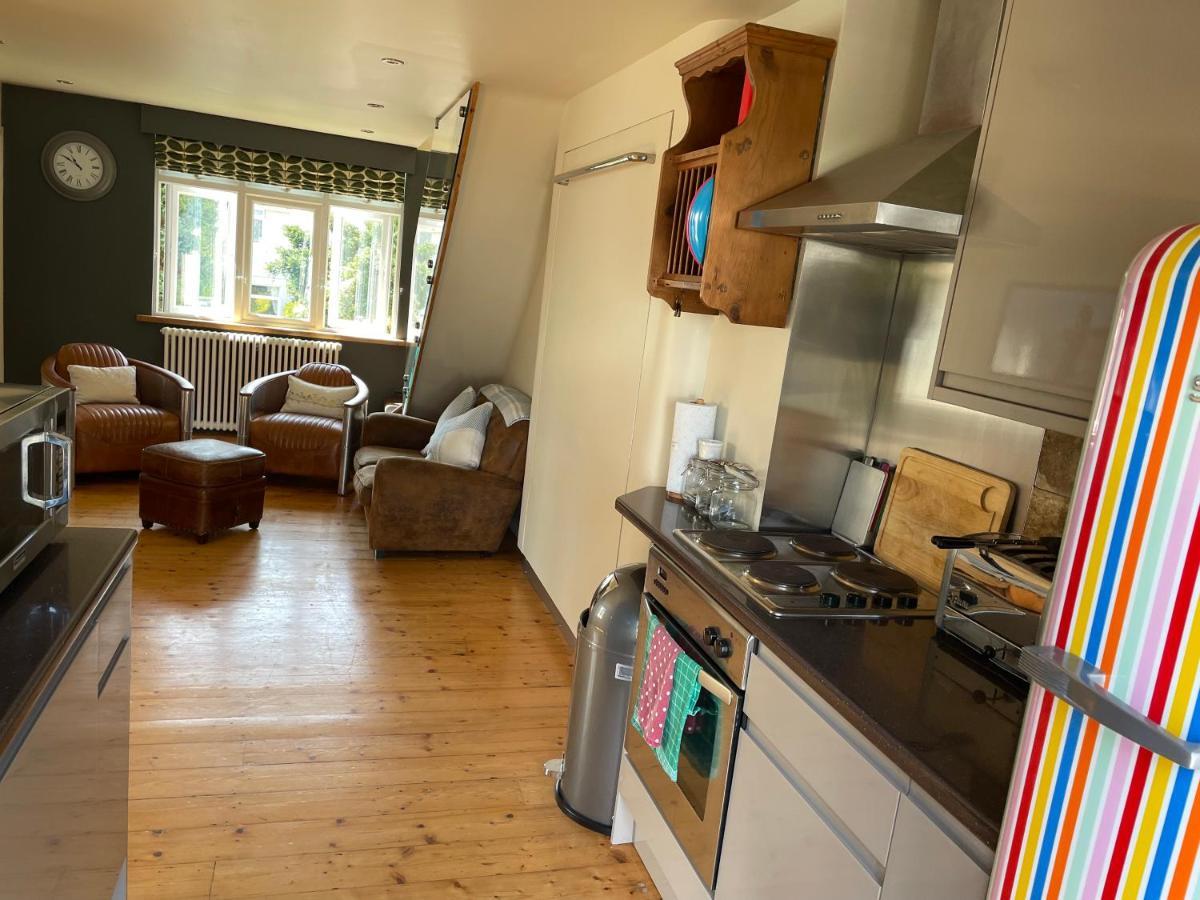 Studio 7 Apartment Сейнт Остел Екстериор снимка