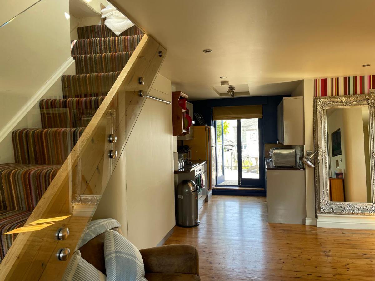 Studio 7 Apartment Сейнт Остел Екстериор снимка