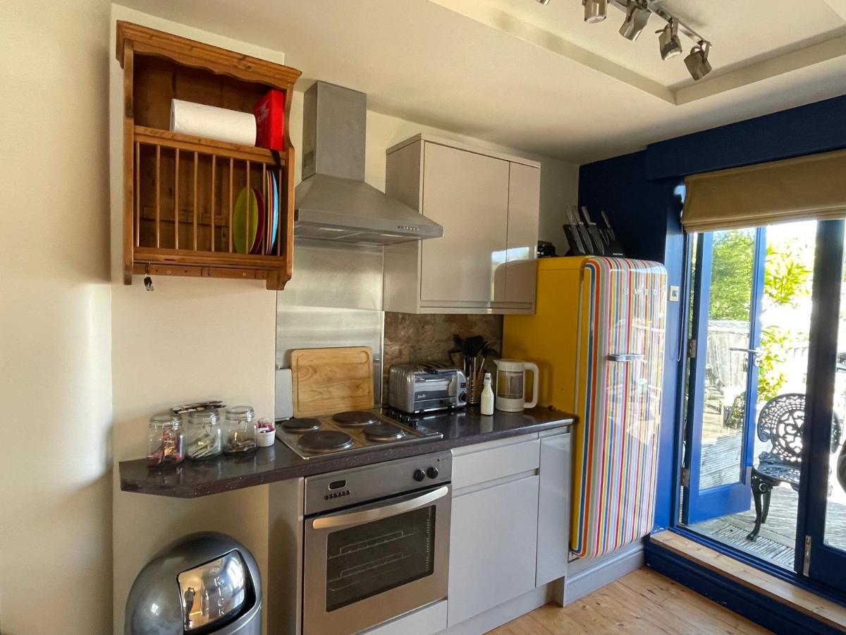 Studio 7 Apartment Сейнт Остел Екстериор снимка