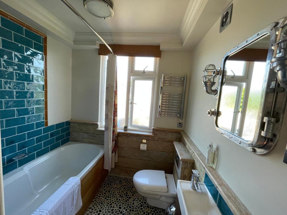 Studio 7 Apartment Сейнт Остел Екстериор снимка