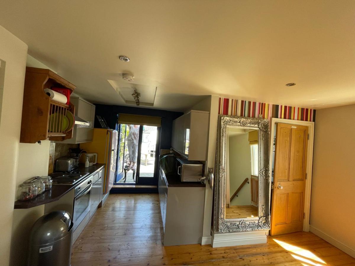 Studio 7 Apartment Сейнт Остел Екстериор снимка
